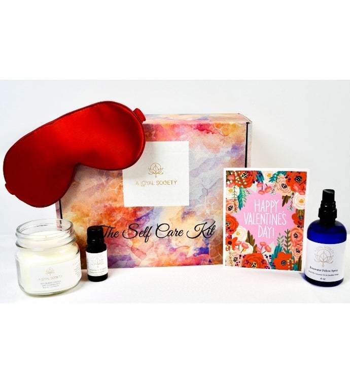 Dream Queen Valentine’s Day Spa Gift Box, Red Mask