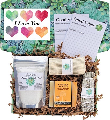 Good Vibes Women's Gift Box - "I Love You" Card
