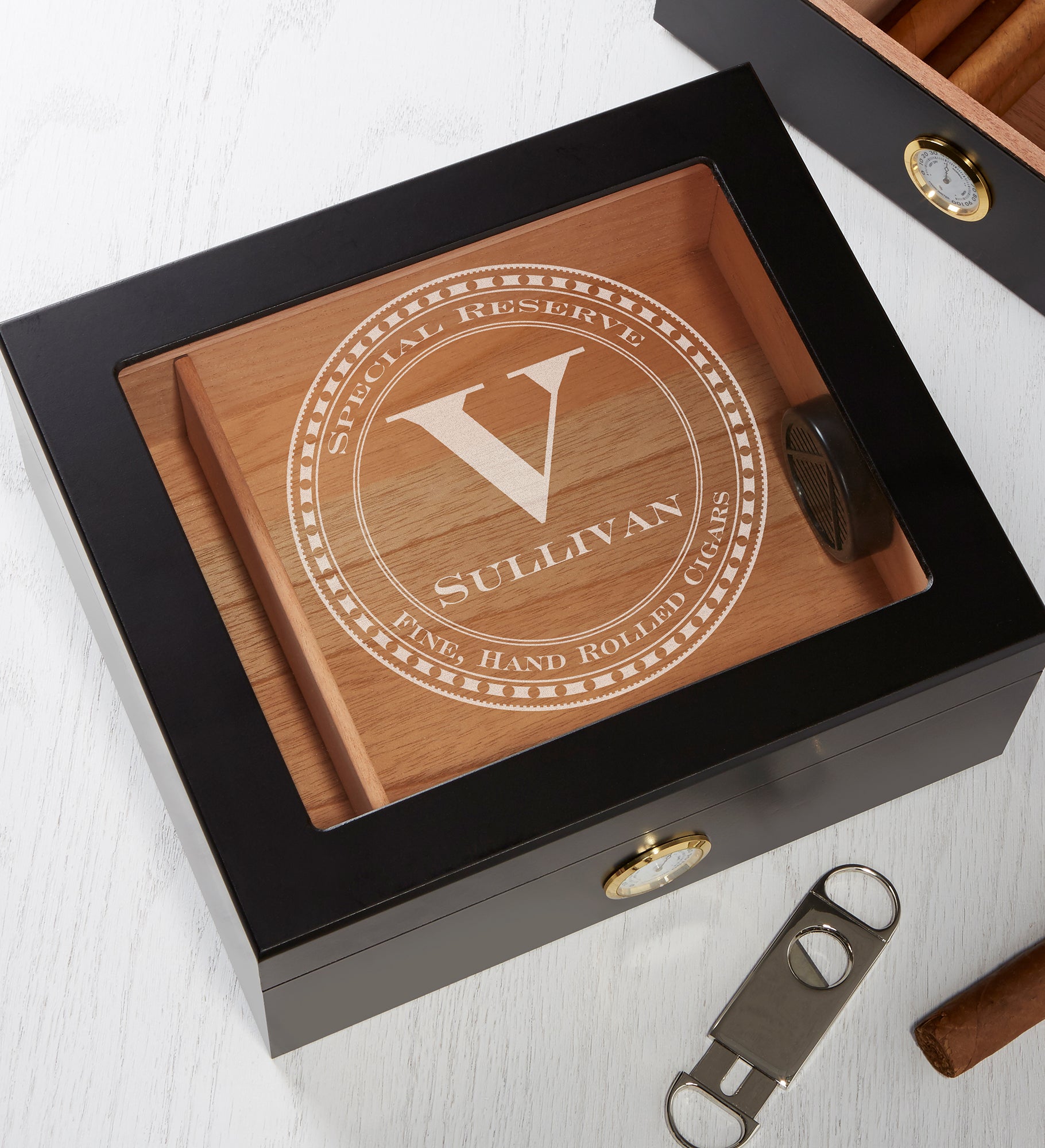 Gentleman's Seal Premium Black Personalized Cigar Humidor 50 Count