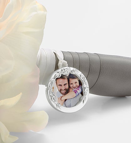 Kittenish Engraved Round Bouquet Photo Charm