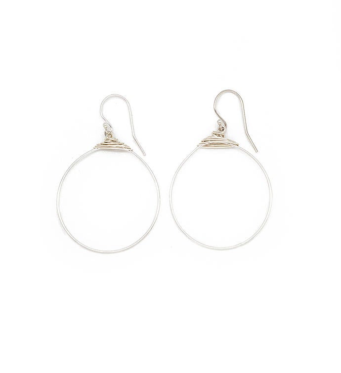 The Small Featherweight Hoop Earrings