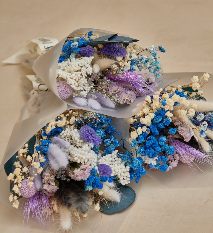 Small Package / 紫陽花＜CD＞　08250521H01T Small Dried Flower Bouquet | 1800Flowers.com