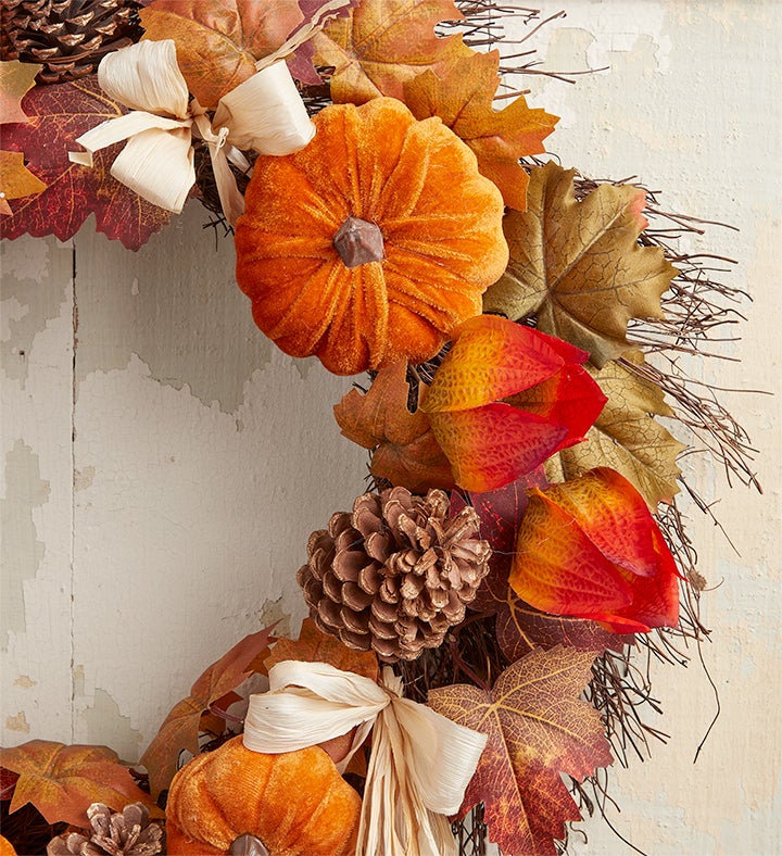 Velvet Pumpkin Wreath – 24”