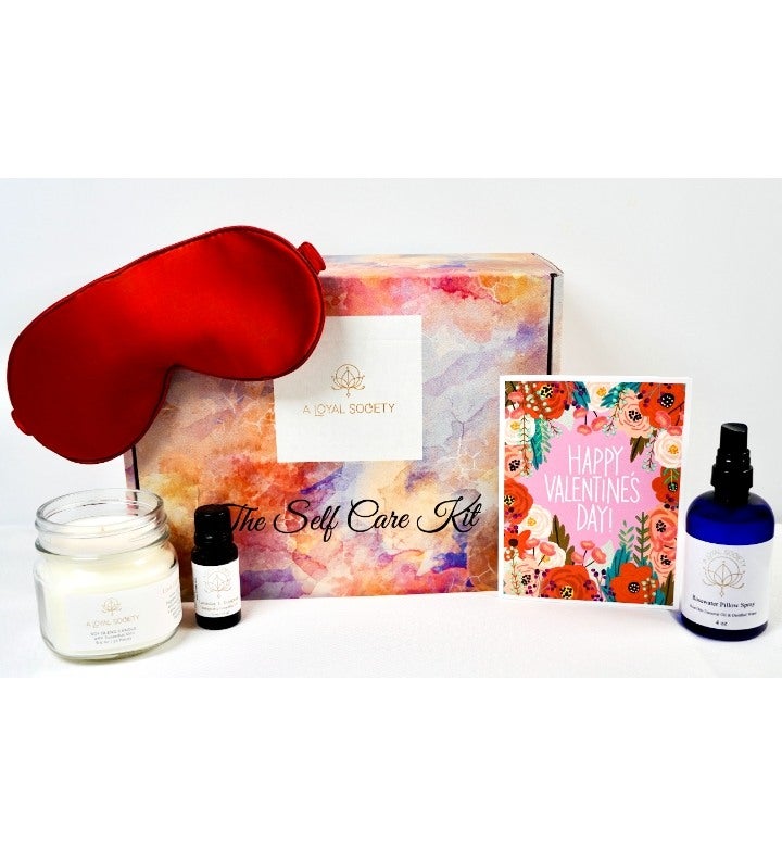 Dream Queen Valentine's Day Spa Gift Box, Red Mask