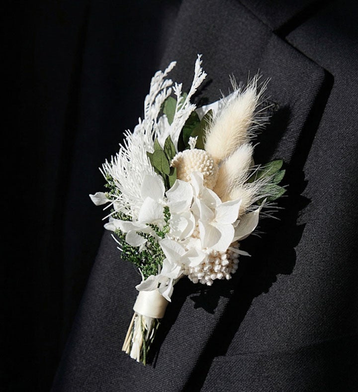 Dried Flower Boutonnière - White Green