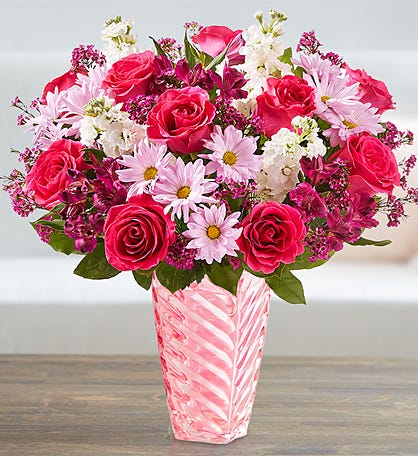 Букет розовых роз и цветов, цветочные композиции и доставка