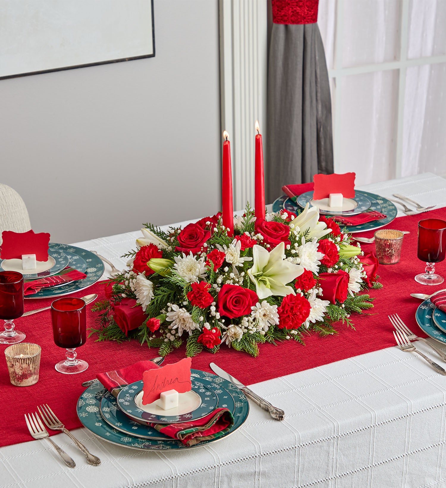 Traditional Christmas Centerpiece