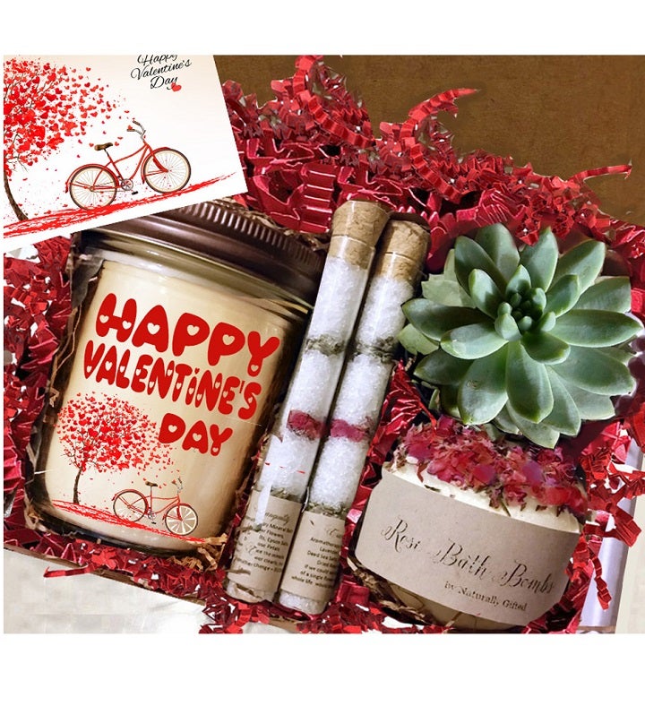 The 7 Days of Valentine's Day Gifts for Her