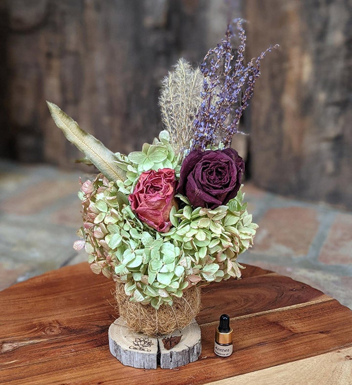  Eco Friendly Luxury Gift Set With Preserved Natural Flowers And Handcrafted