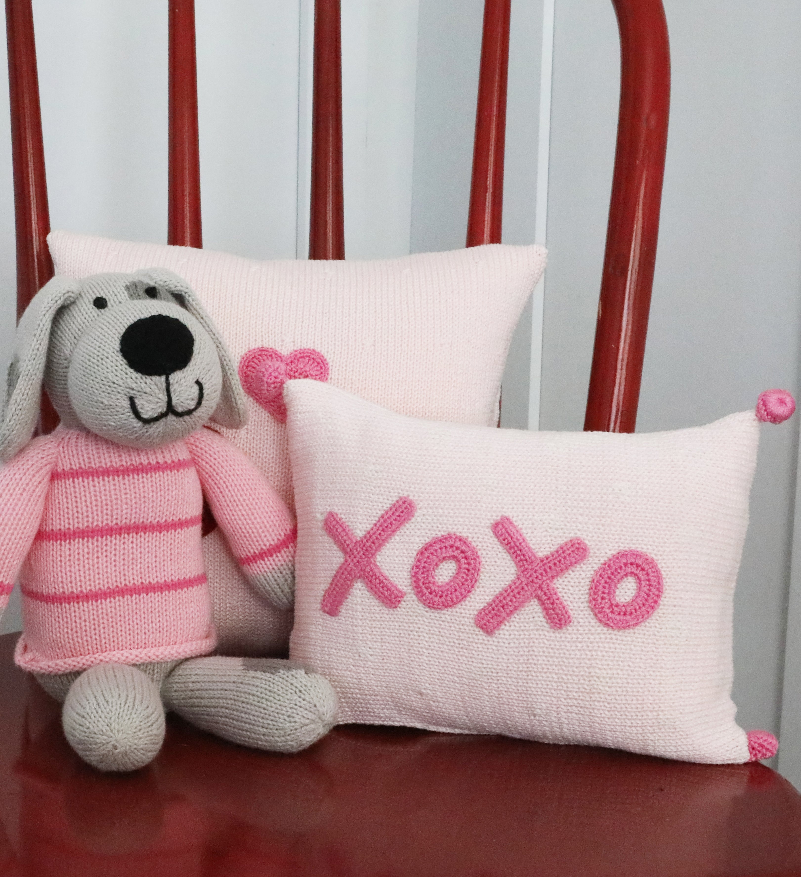 Xoxo Mini Pillow, Pink