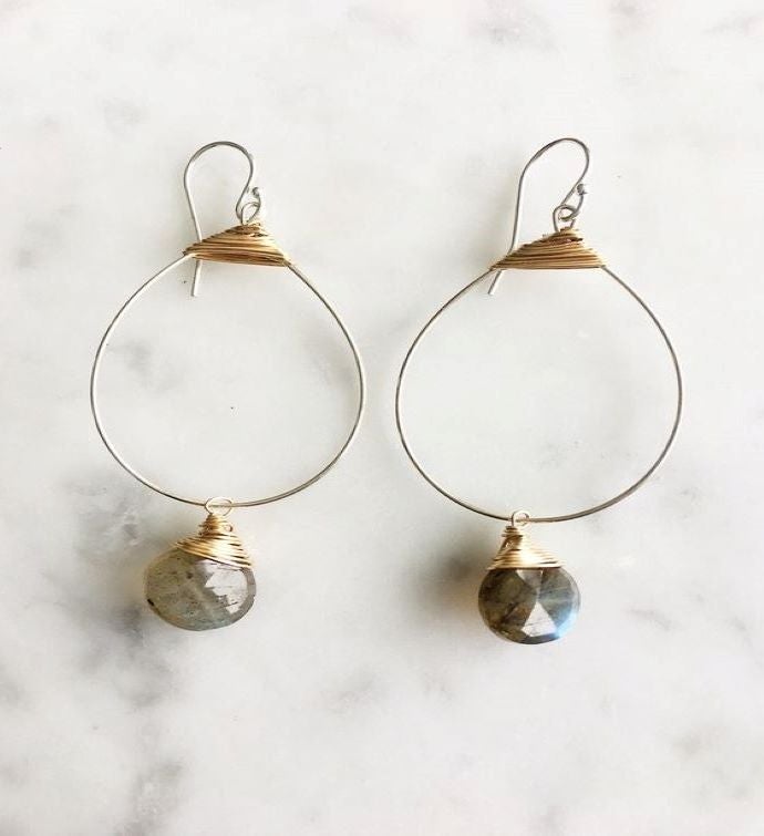 Small Featherweight Earring 