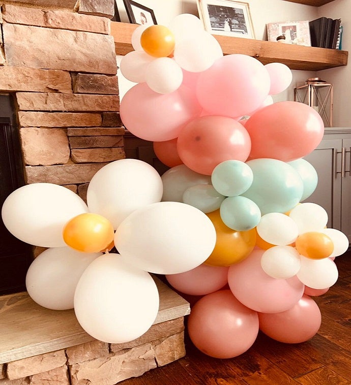 Pastel Daisy Balloon Garland