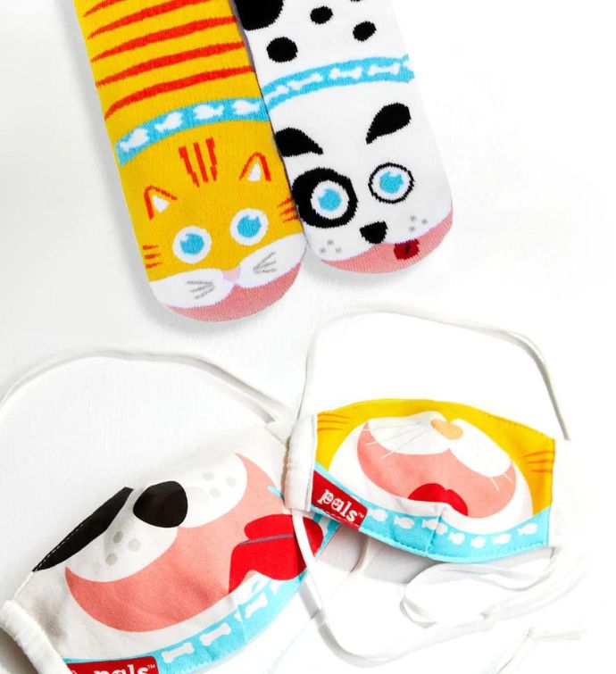 Cat & Dog Pals Socks And Face Mask Bundle