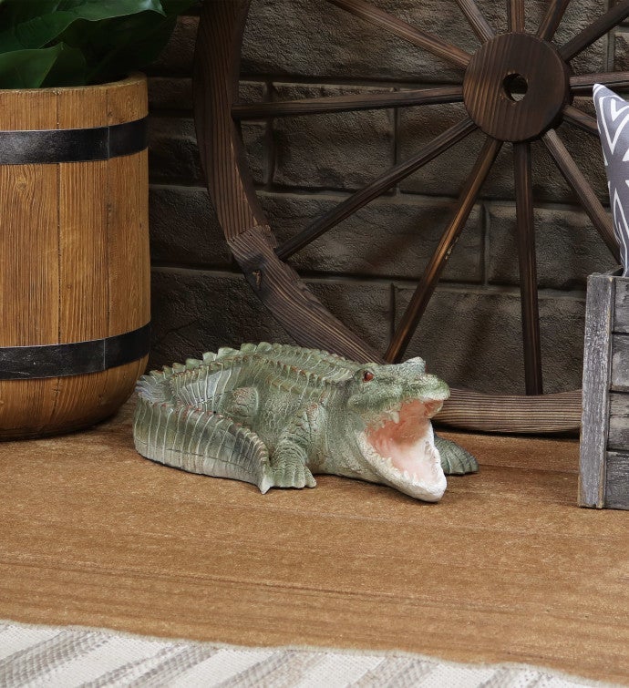 Chloe The Crocodile Indoor/outdoor Garden Statue - 18.25-inch