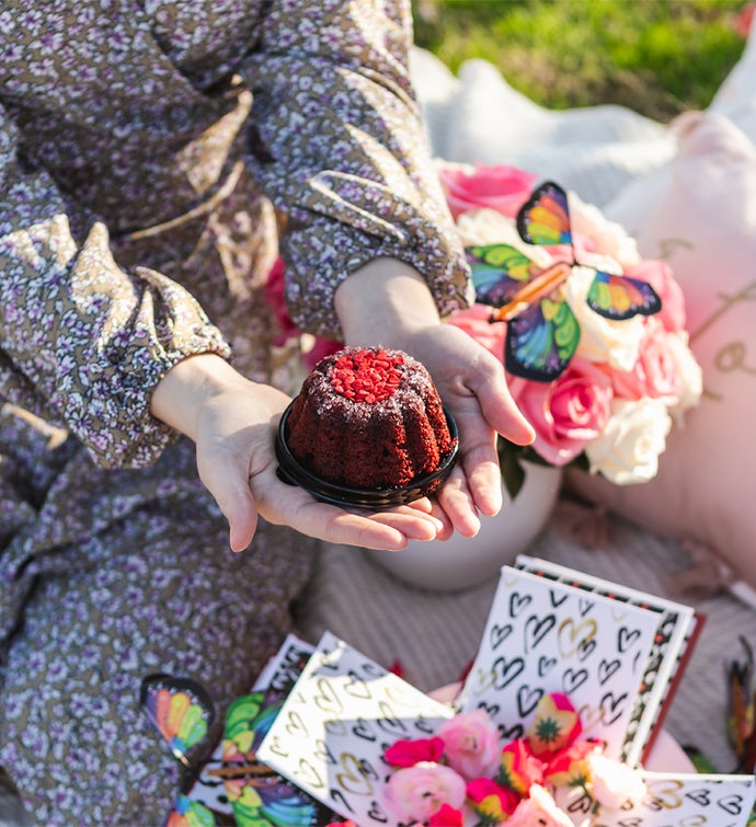 Mother's Day Love Explosion Cake Gift Box