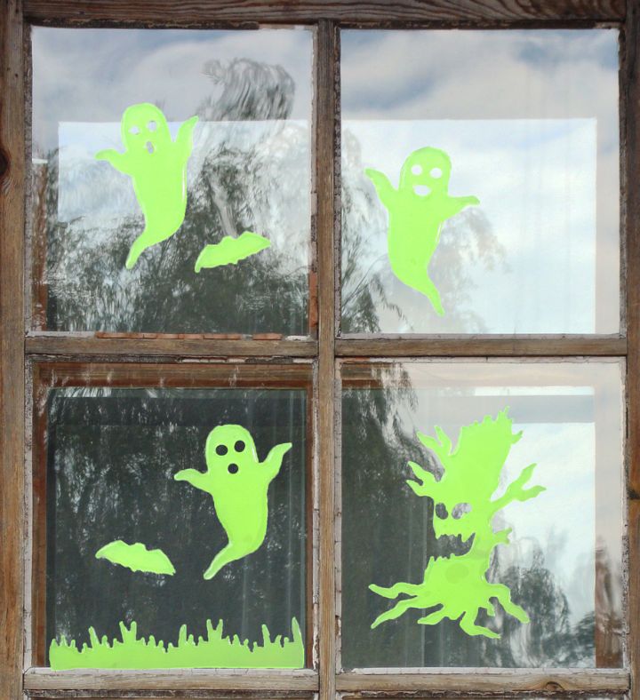 7-piece Glow In The Dark Evil Tree And Ghosts Halloween Gel Window Clings