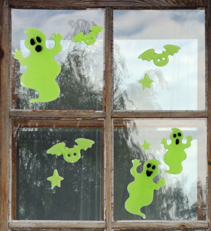 9-piece Glow In The Dark Ghost Halloween Gel Window Clings