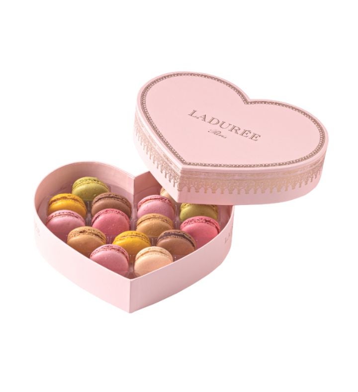 15 Macarons Heart Gift Box