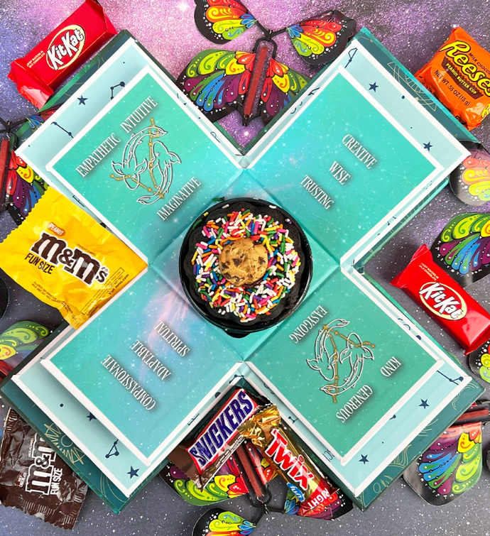 Pisces Astrology Gift Box With Cake