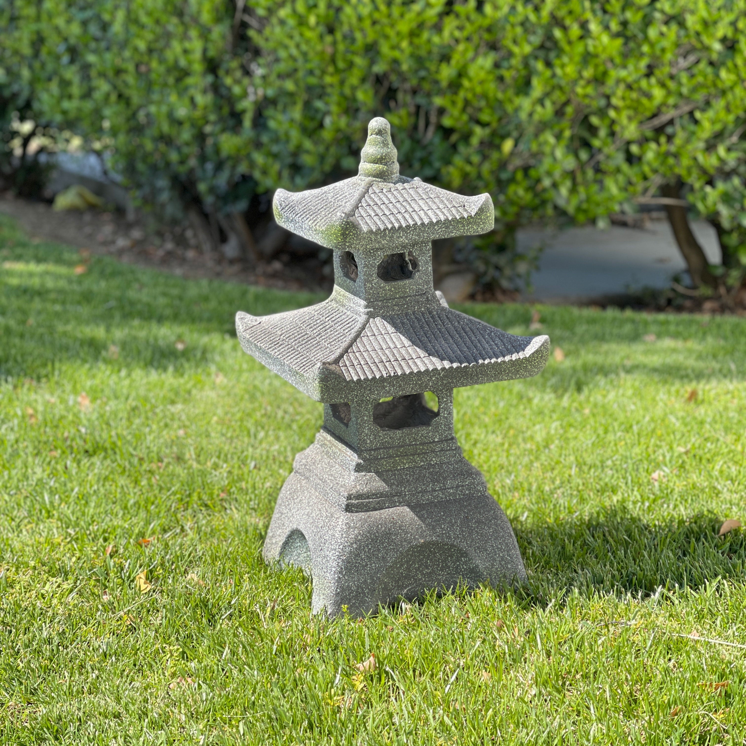26" Polyresin Pagoda W/solar Light