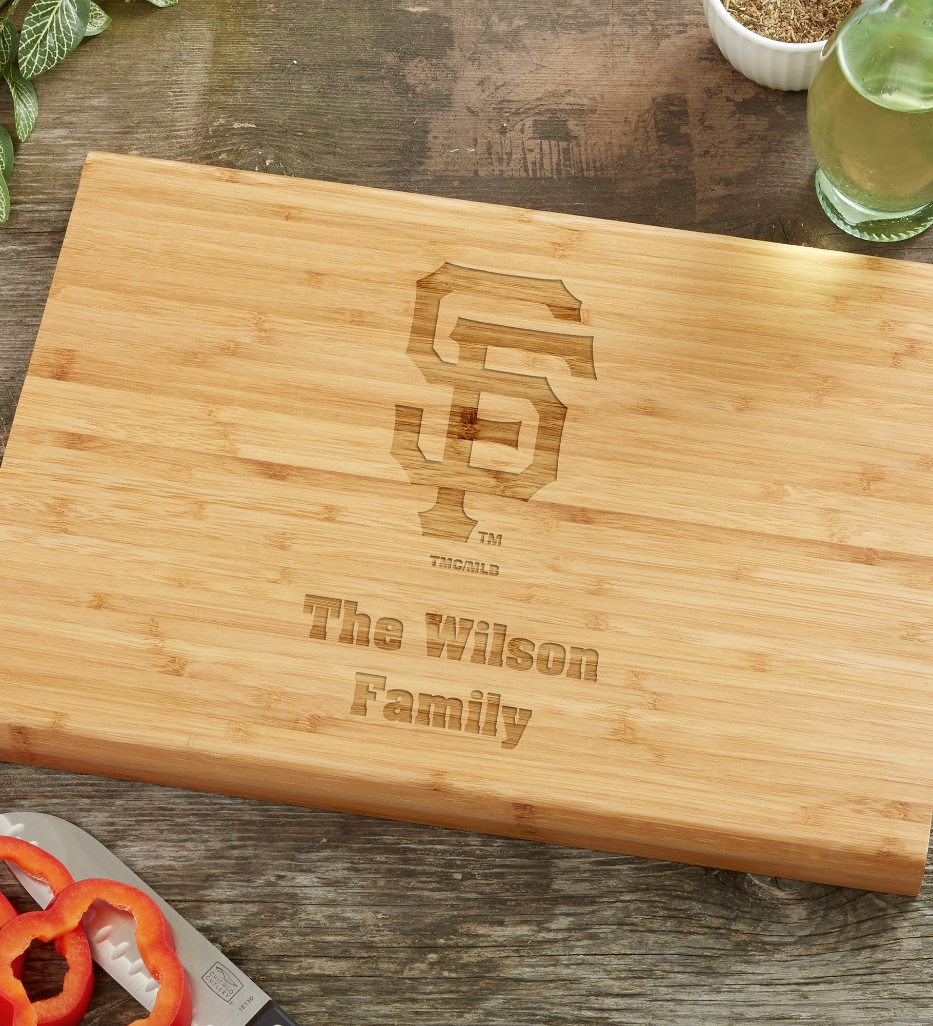 MLB San Francisco Giants Personalized Bamboo Cutting Board