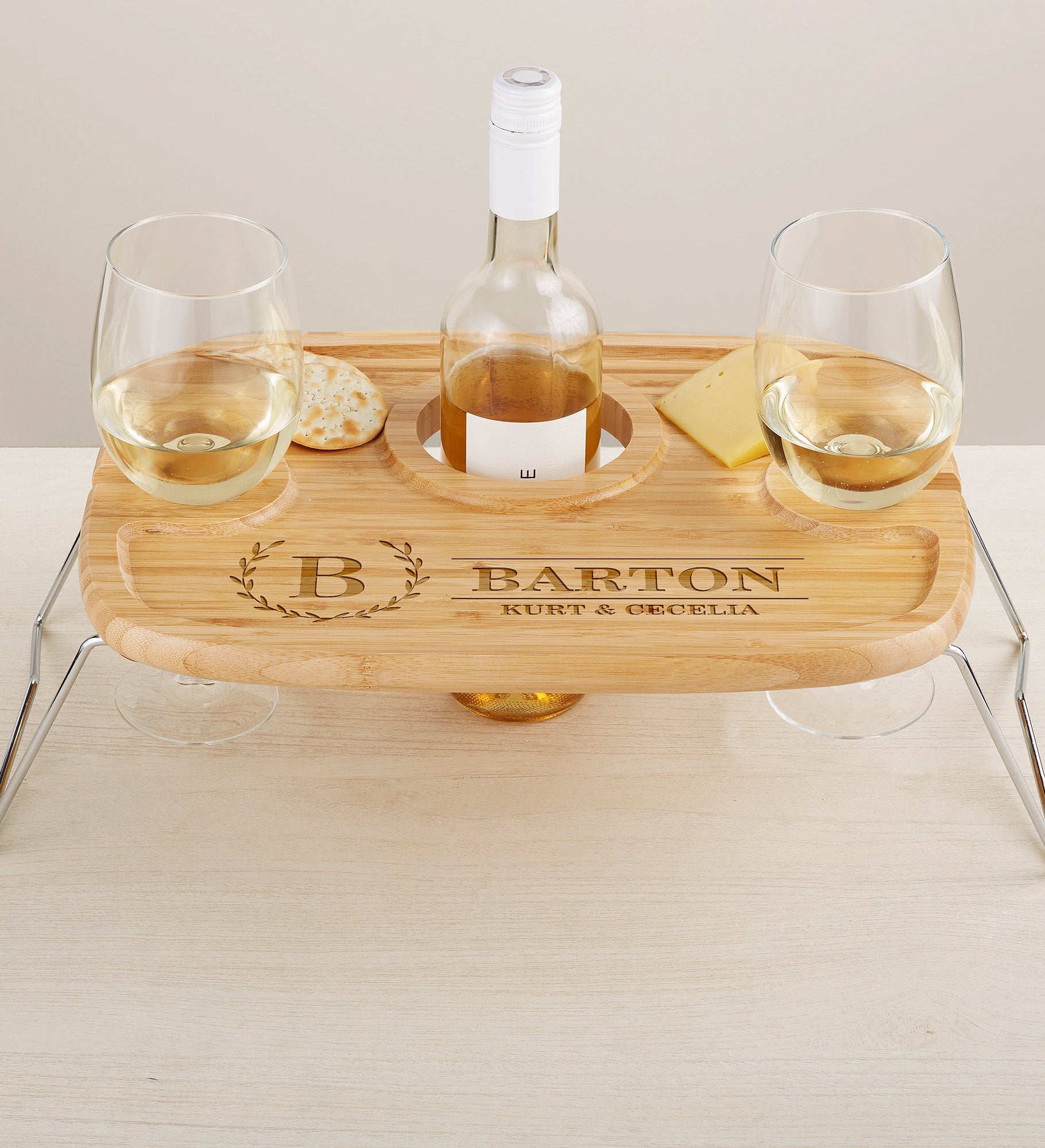 Laurel Initial Personalized Wine Picnic Tray